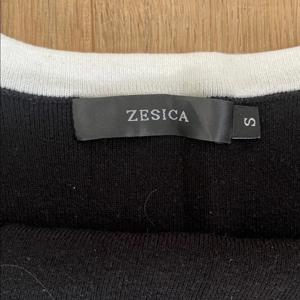 Chic Black Midi Dress with White Trim - Picture 3 of 5